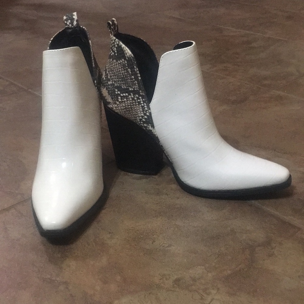 Qupid Booties - New - Picture 2 of 8